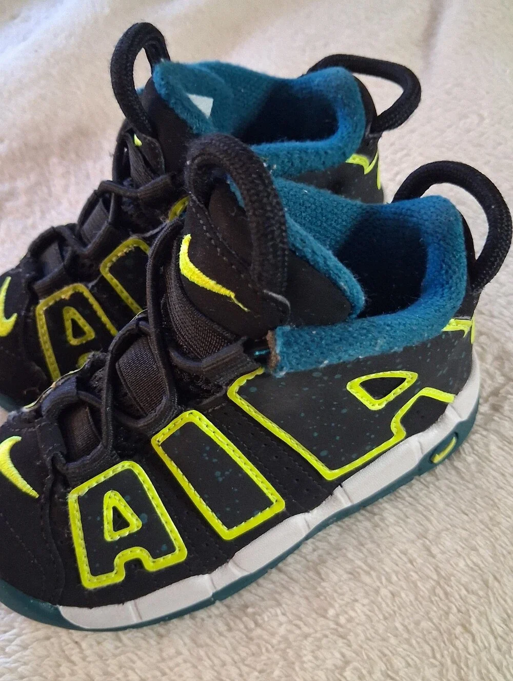 Nike Kids Black & Teal Sneakers with Neon Yellow Accents LIL ONES SIZE 7C